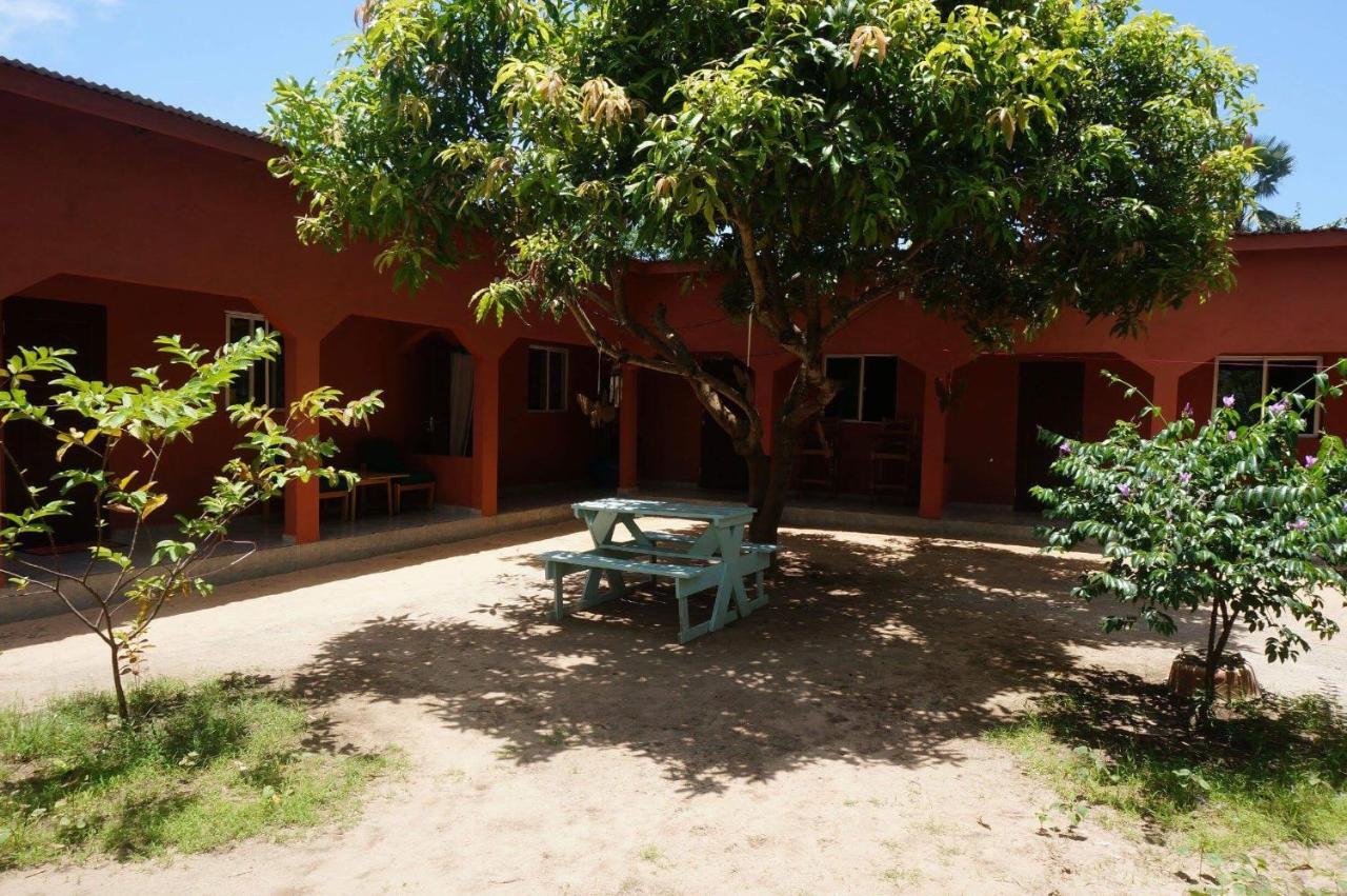 The Gunjur Project Lodge Экстерьер фото